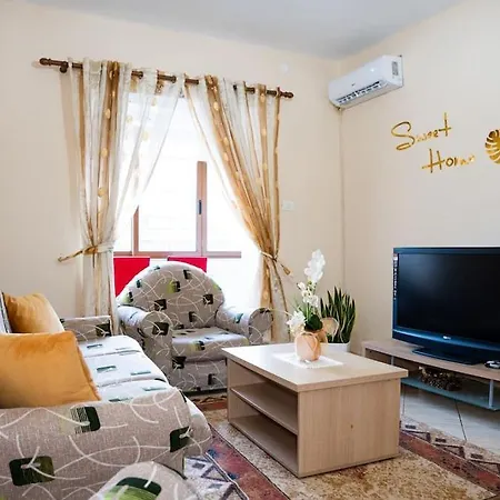 Apartment Central And Cozy 2-room In