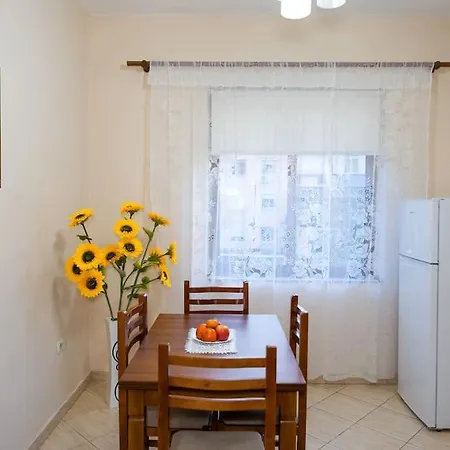 Central And Cozy 2-room In Apartment