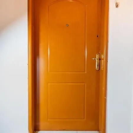 Central And Cozy 2-room In *